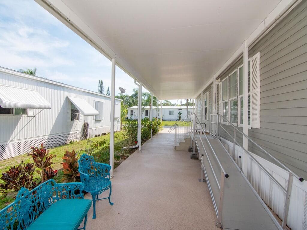 43 W Caribbean, Port St. Lucie, FL 34952 — photo 12 of 44