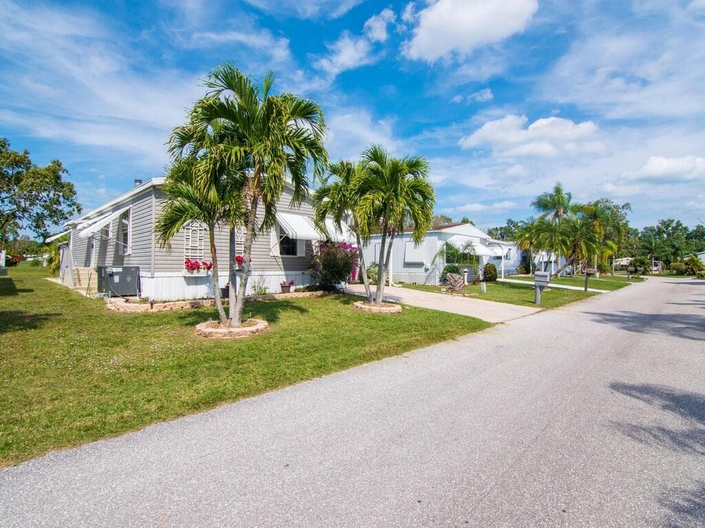43 W Caribbean, Port St. Lucie, FL 34952 — photo 16 of 44