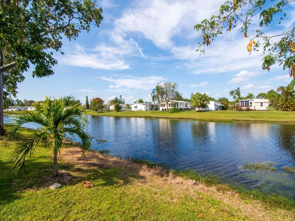 43 W Caribbean, Port St. Lucie, FL 34952 — photo 40 of 44
