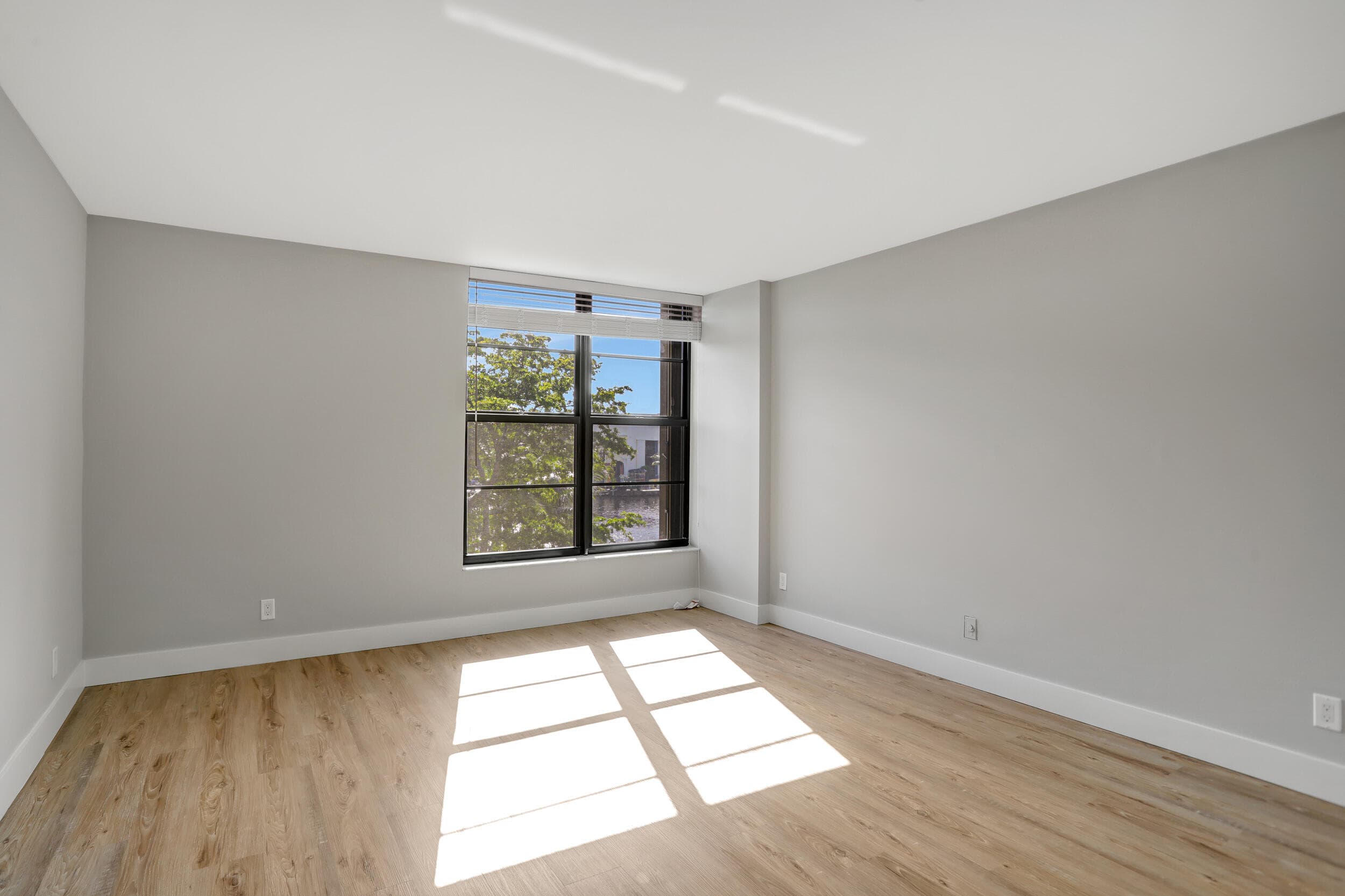 7 Royal Palm Way 404, Boca Raton, FL 33432 — photo 11 of 21