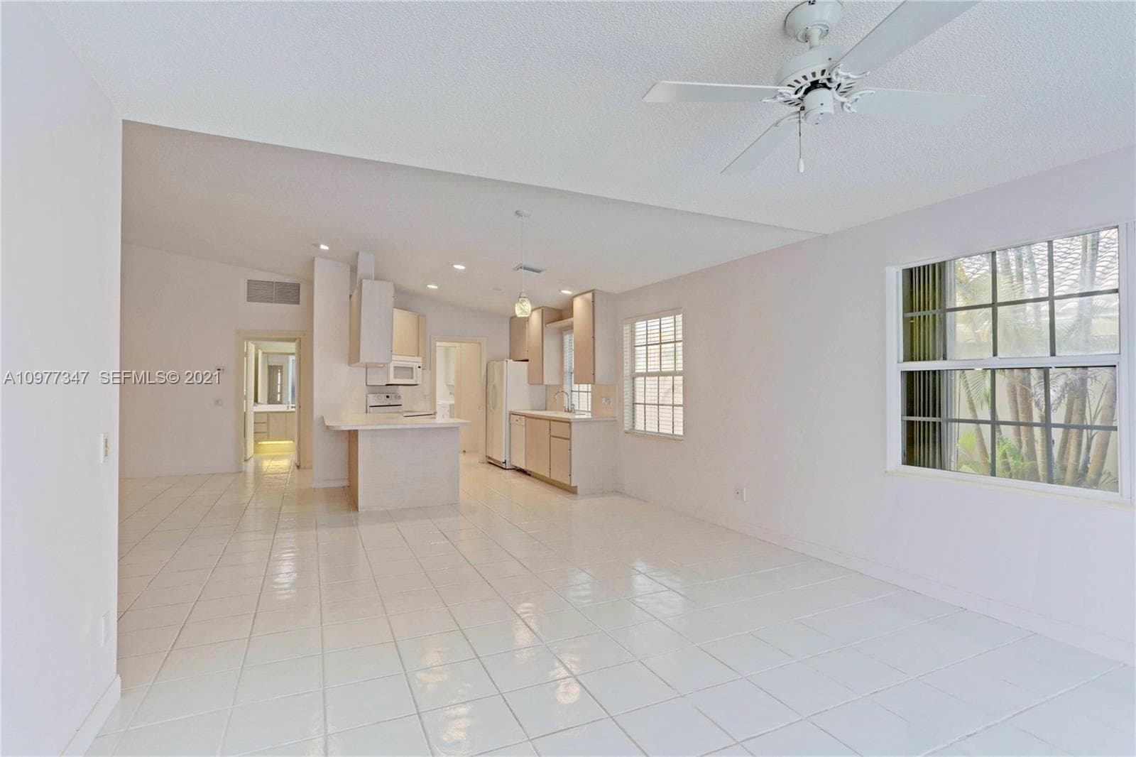 7819 SE Spicewood Circle, Hobe Sound, FL 33455 — photo 7 of 17