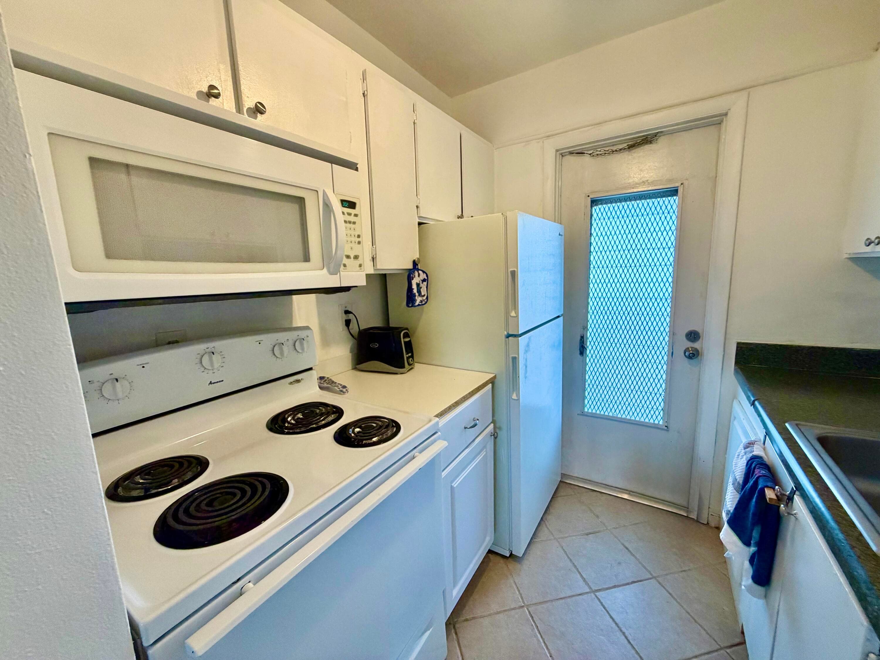 2551 W Golf Boulevard 204, Pompano Beach, FL 33064 — photo 29 of 38