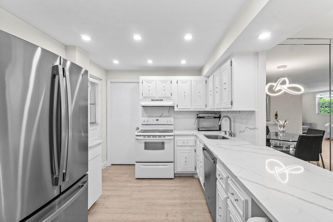 6461 NW 2nd Avenue 411, Boca Raton, FL 33487 — photo 2 of 31
