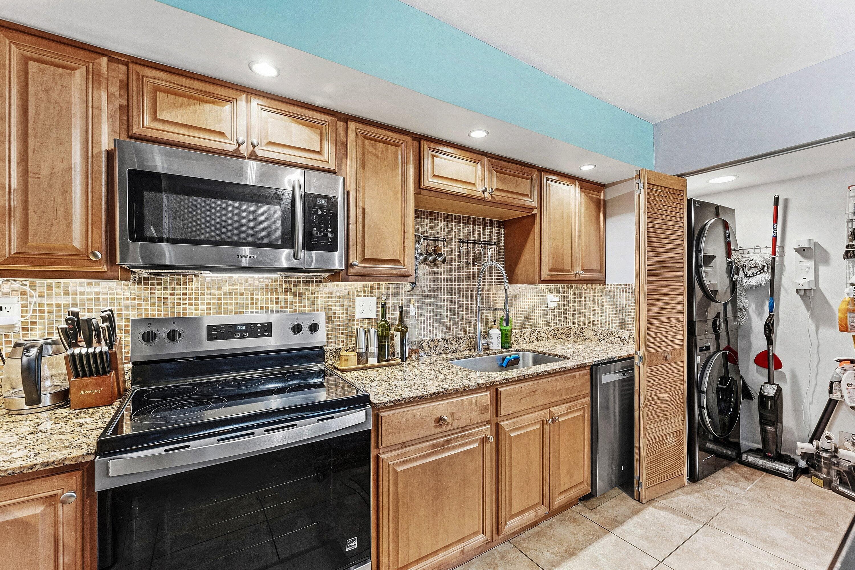 236 SE 10th Avenue, Pompano Beach, FL 33060 — photo 11 of 50