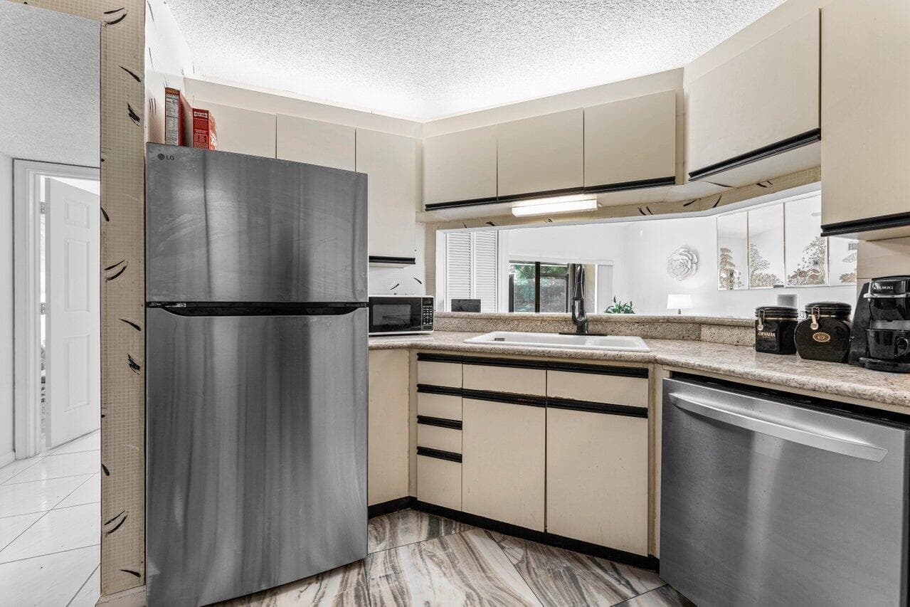 10 Via De Casas Sur 104, Boynton Beach, FL 33426 — photo 7 of 39
