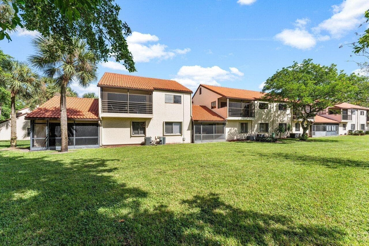 10 Via De Casas Sur 104, Boynton Beach, FL 33426 — photo 24 of 39