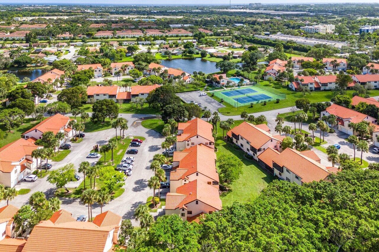 10 Via De Casas Sur 104, Boynton Beach, FL 33426 — photo 34 of 39