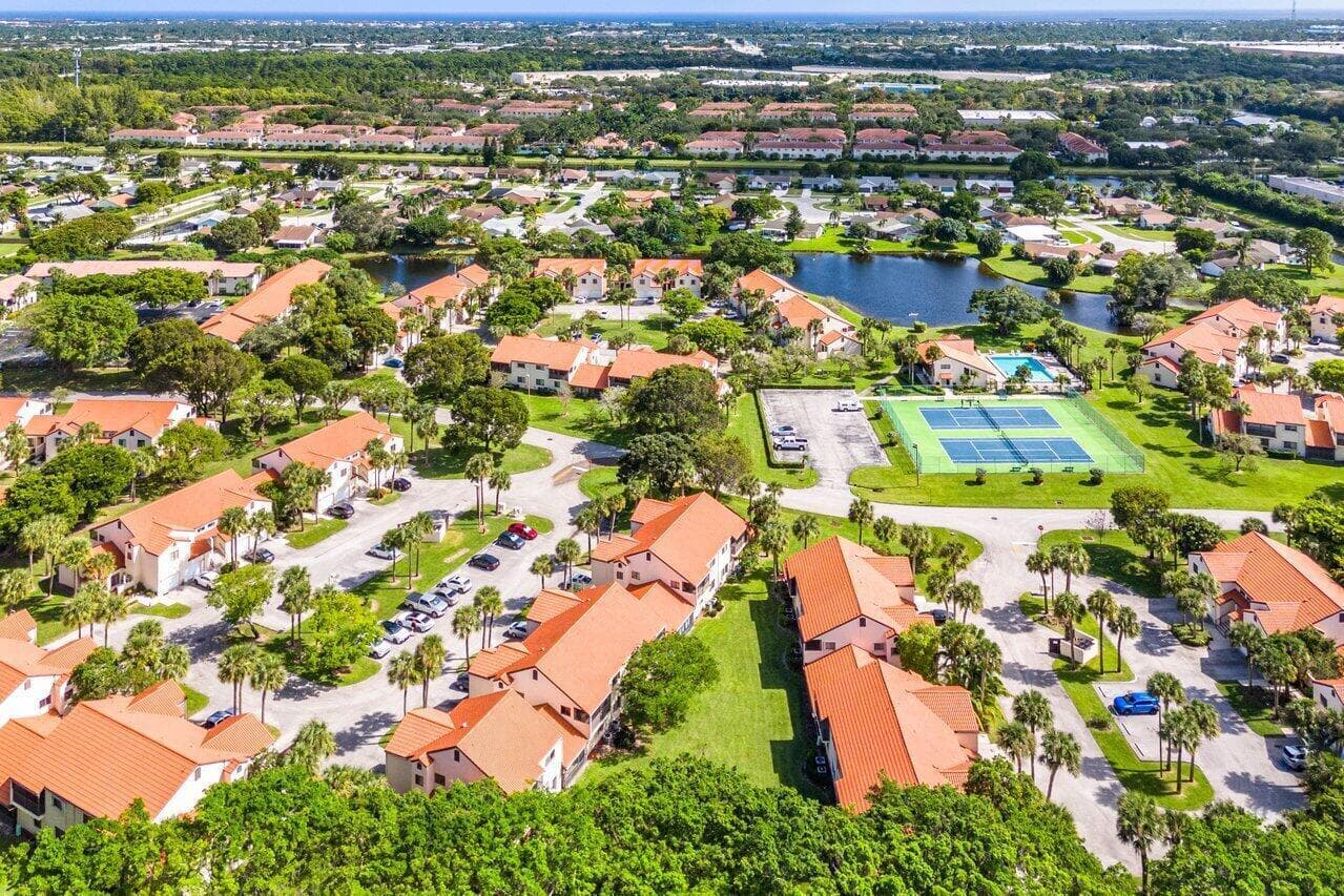 10 Via De Casas Sur 104, Boynton Beach, FL 33426 — photo 37 of 39