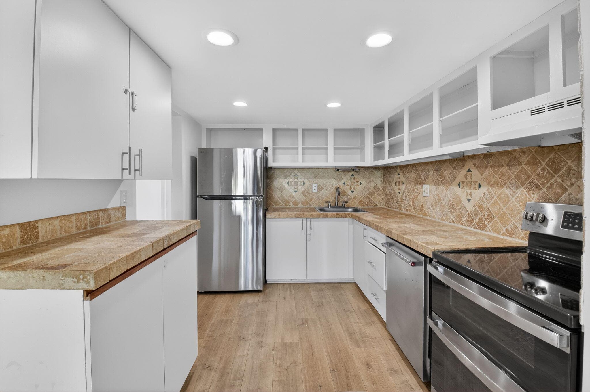 4761 NW 2nd Avenue 301, Boca Raton, FL 33431 — photo 8 of 50