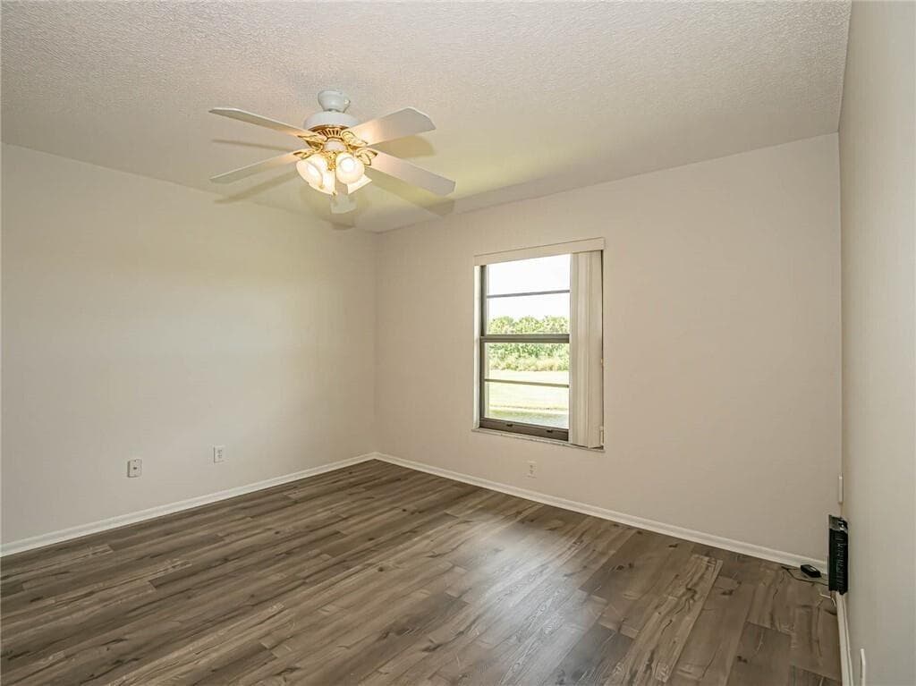 28 Plantation Drive 202, Vero Beach, FL 32966 — photo 7 of 30