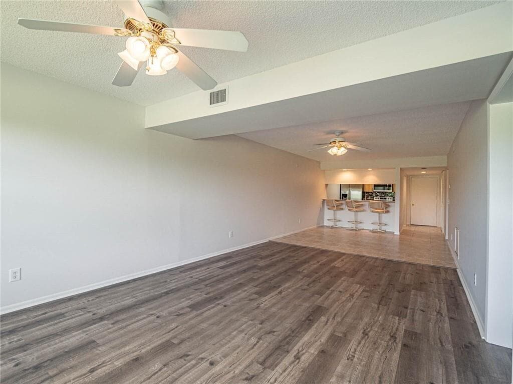 28 Plantation Drive 202, Vero Beach, FL 32966 — photo 8 of 30