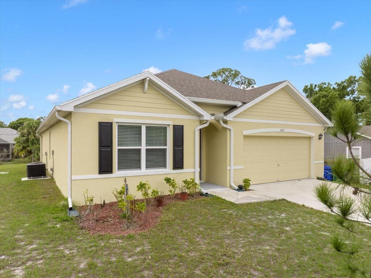 1072 Roseland Road, Sebastian, FL 32958 — photo 1 of 47