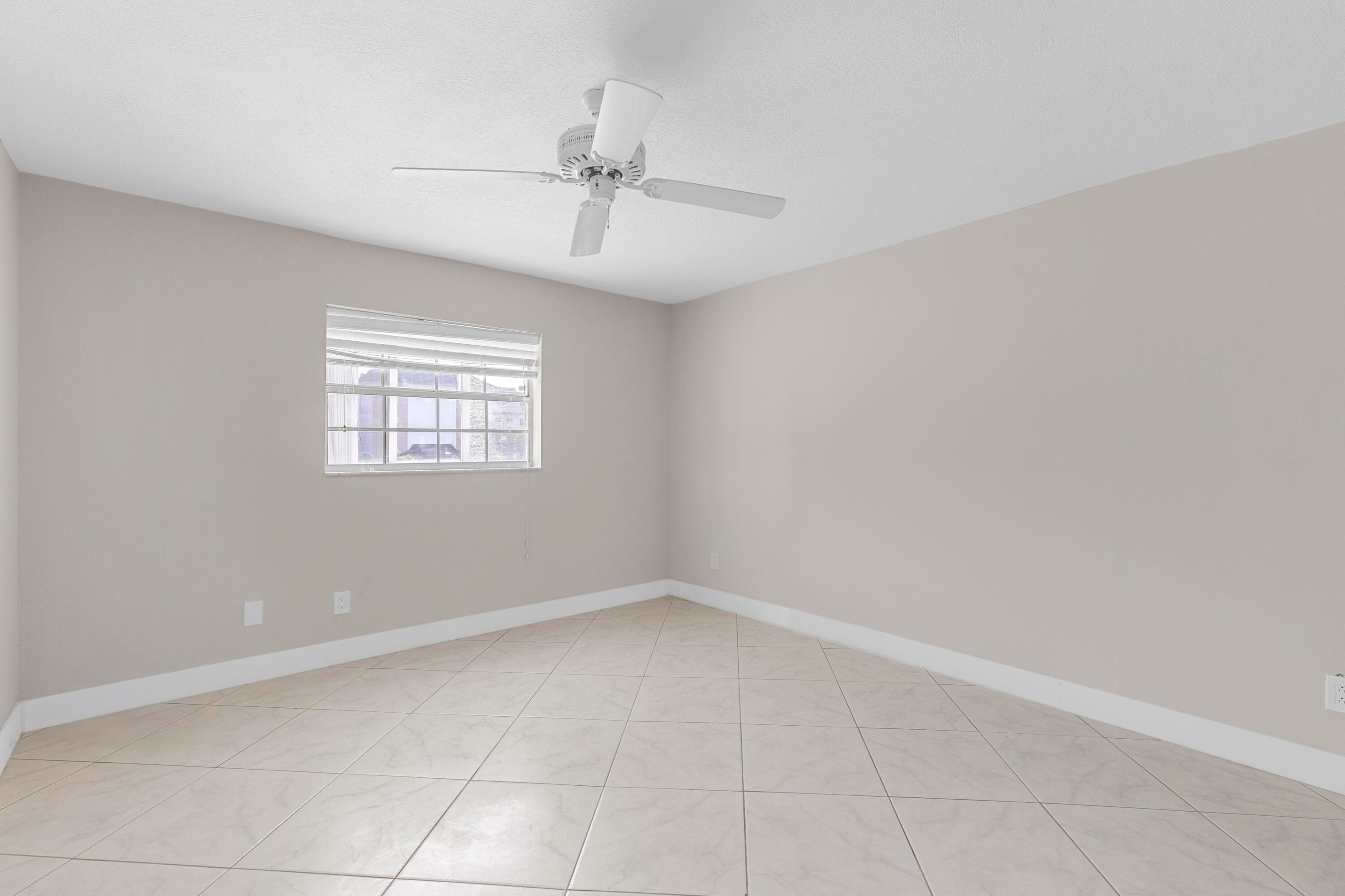 4141 NW 44th Avenue 224, Lauderdale Lakes, FL 33319 — photo 16 of 27