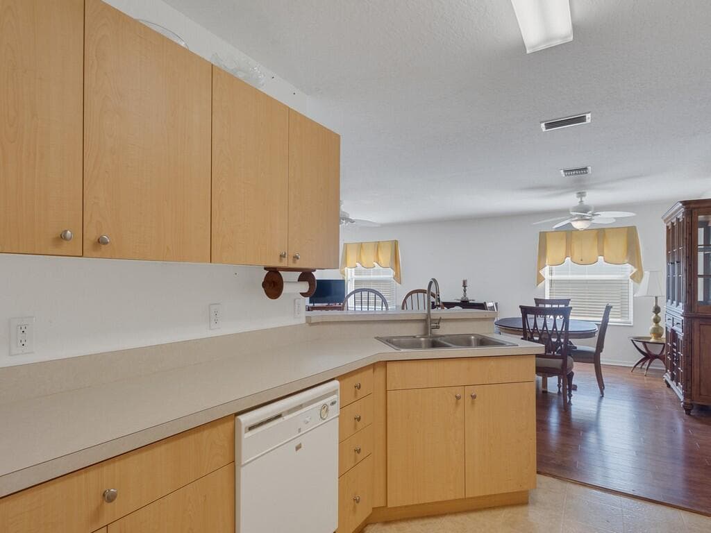 14464 Isla Flores Avenue, Fort Pierce, FL 34951 — photo 14 of 41