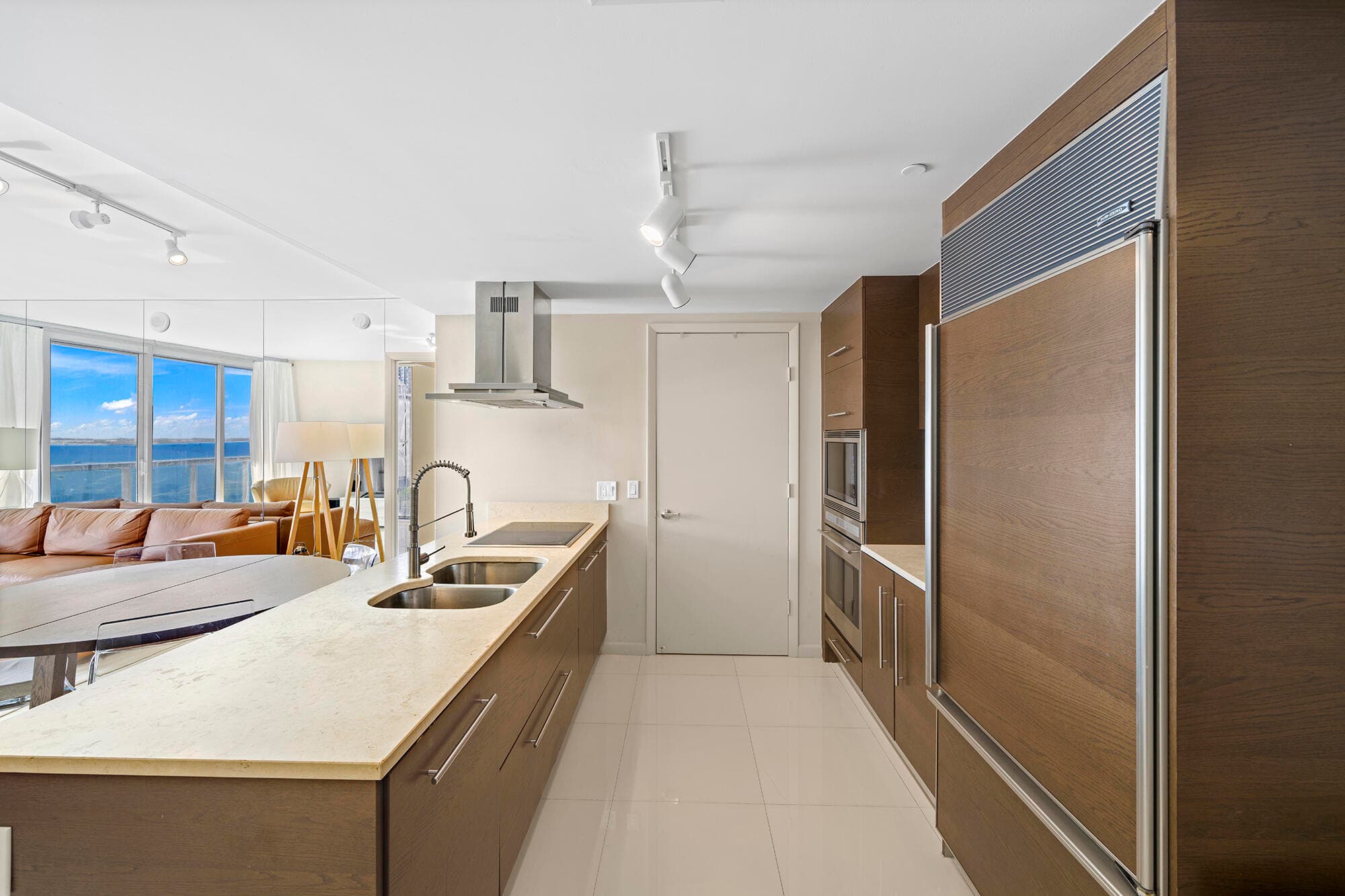 495 Brickell Avenue 911, Miami, FL 33131 — photo 1 of 35