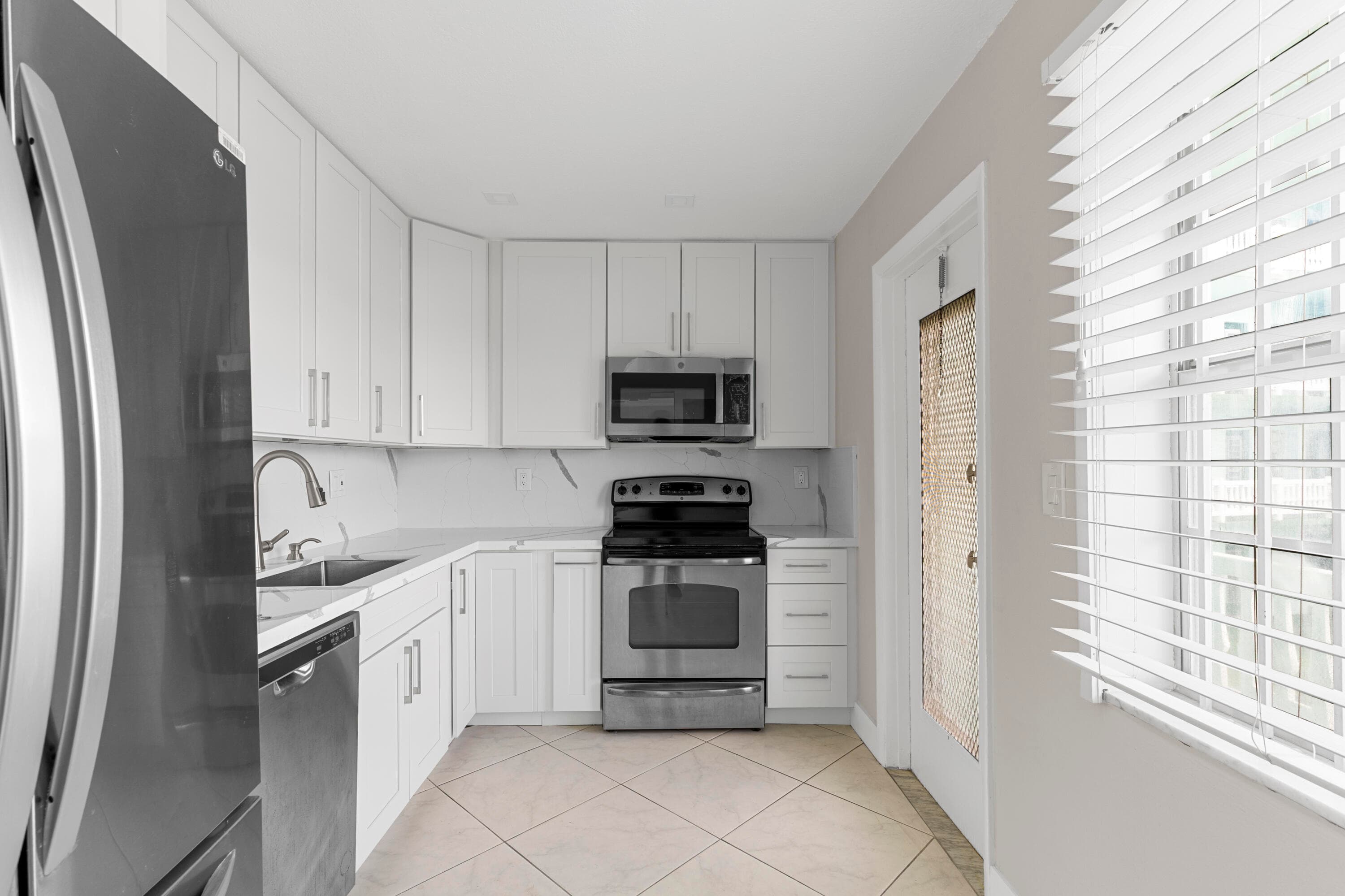 4141 NW 44th Avenue 224, Lauderdale Lakes, FL 33319 — photo 9 of 27