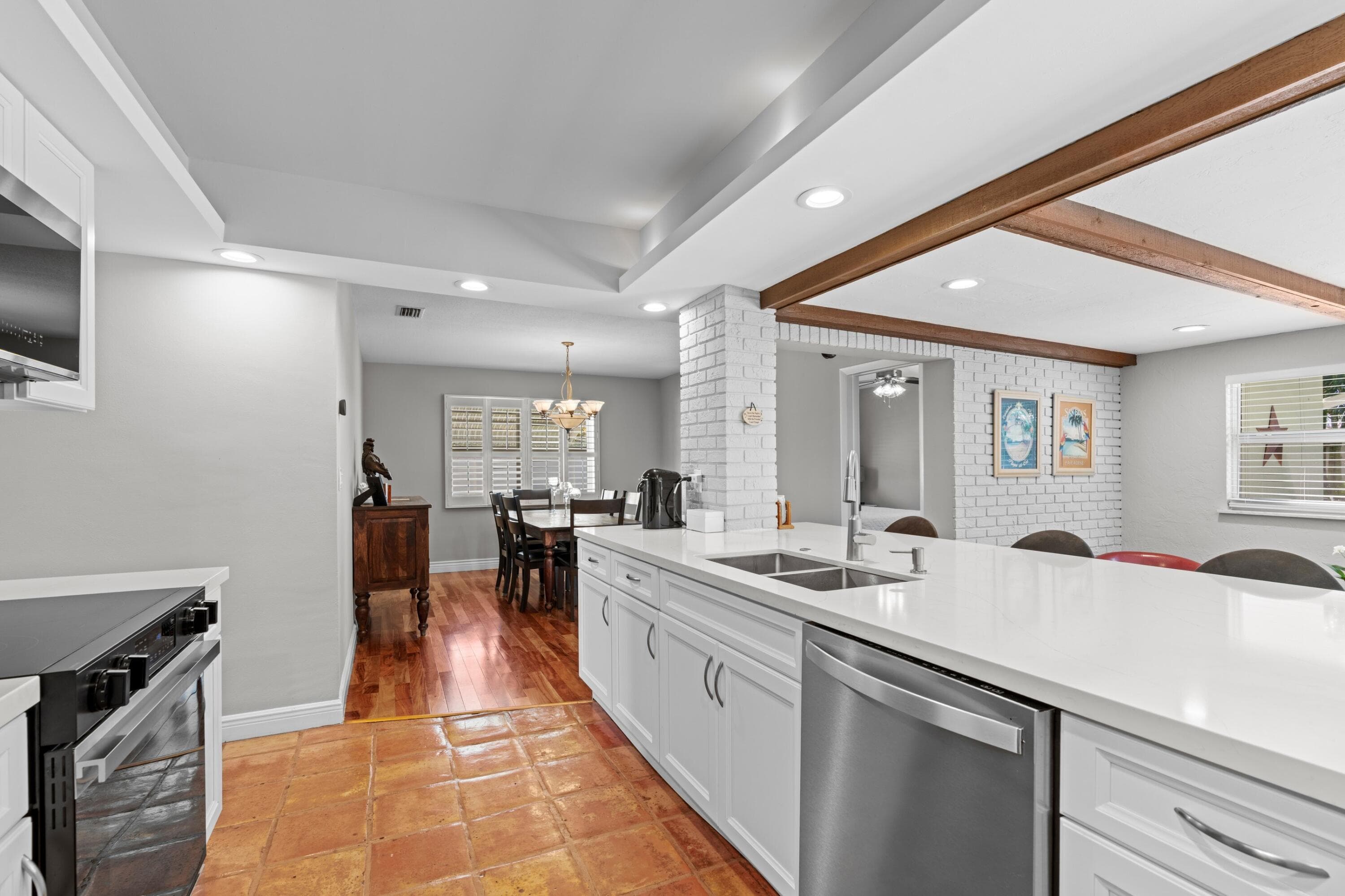 200 SW 5th Street, Boca Raton, FL 33432 — photo 11 of 31