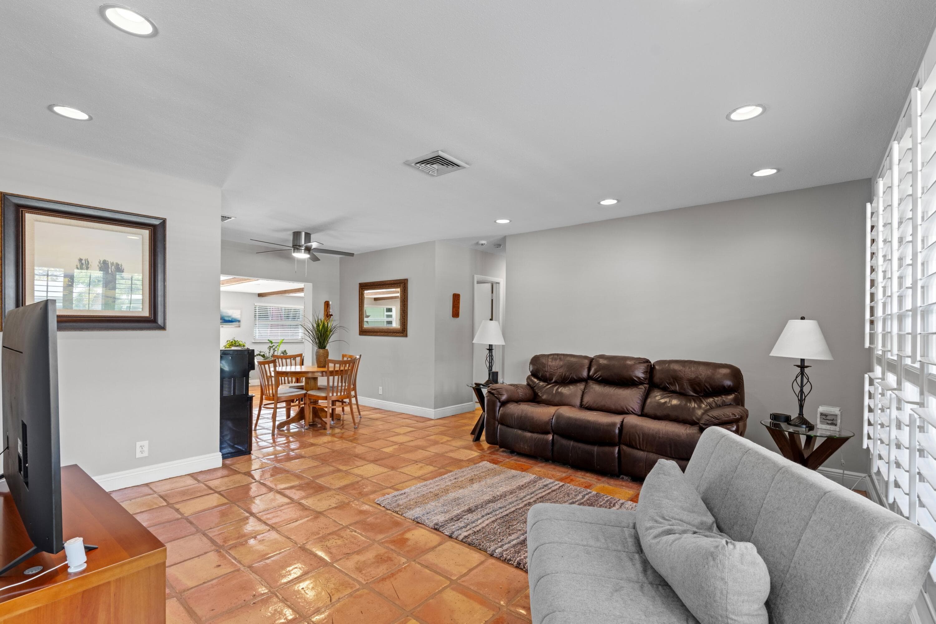 200 SW 5th Street, Boca Raton, FL 33432 — photo 3 of 31