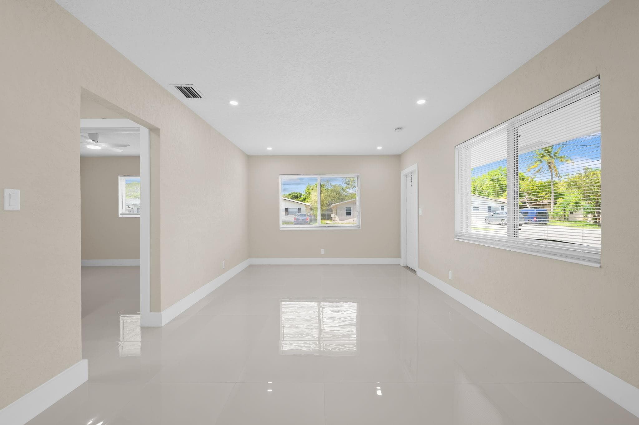 832 NE 12th Avenue 1, Pompano Beach, FL 33060 — photo 2 of 8