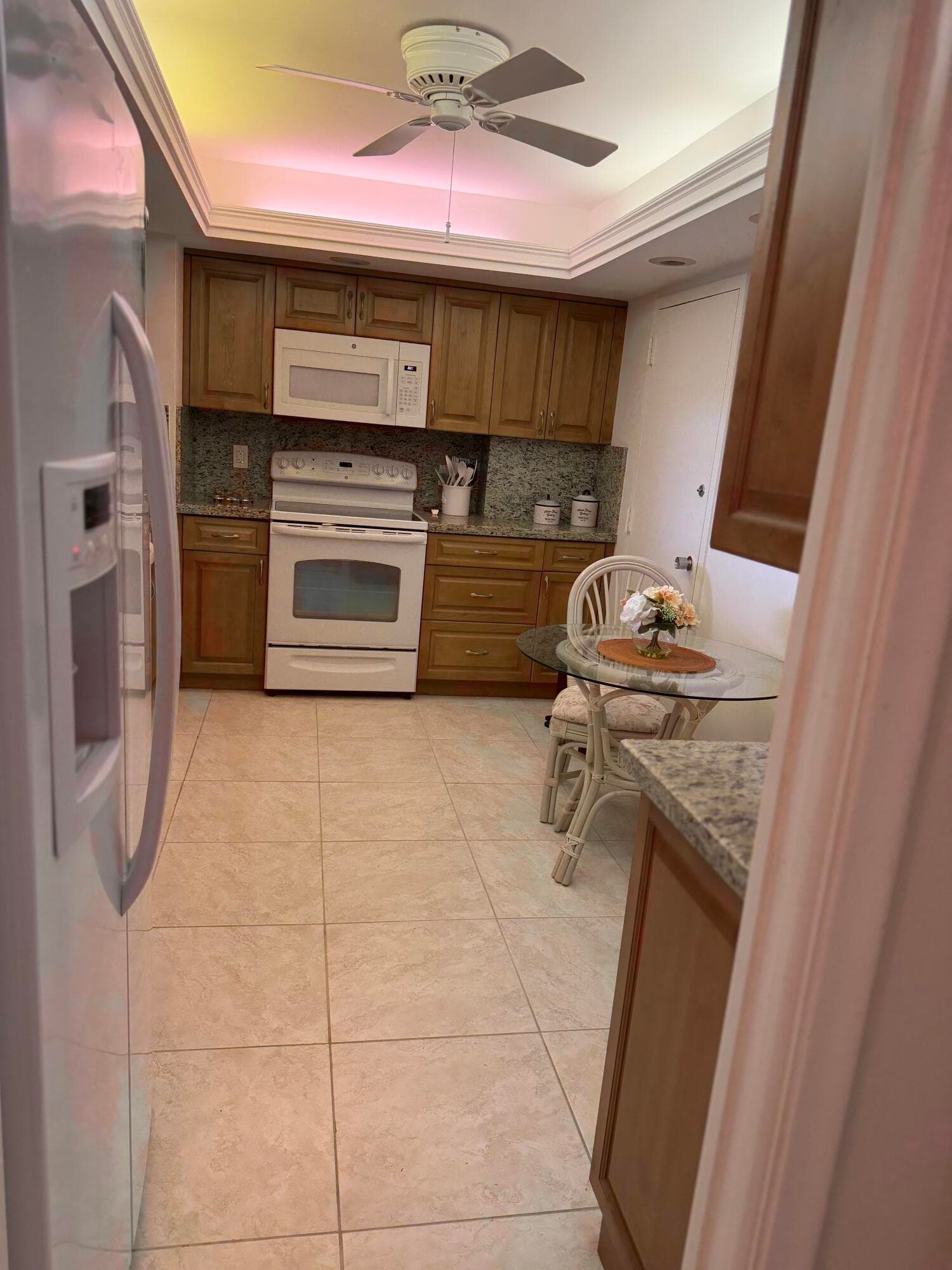 1150 Hillsboro Mile 405, Hillsboro Beach, FL 33062 — photo 16 of 40