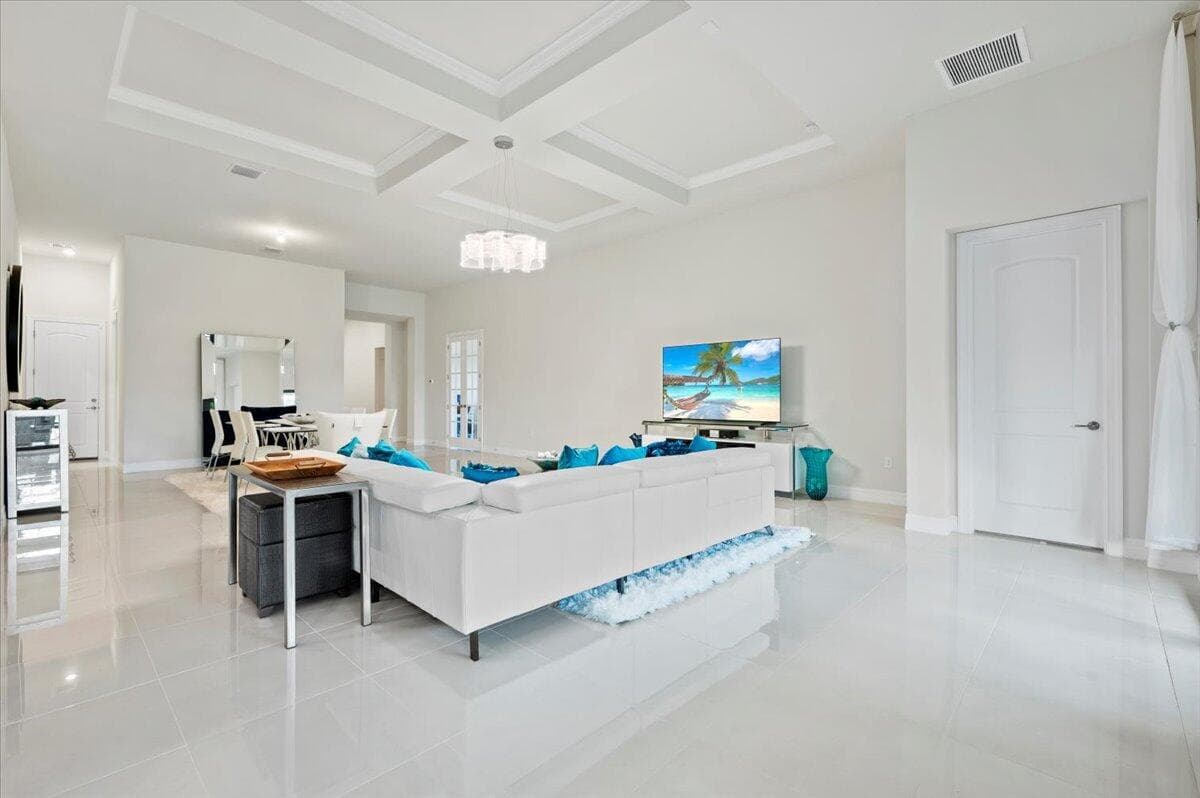9132 Balsamo Drive, Palm Beach Gardens, FL 33412 — photo 8 of 35