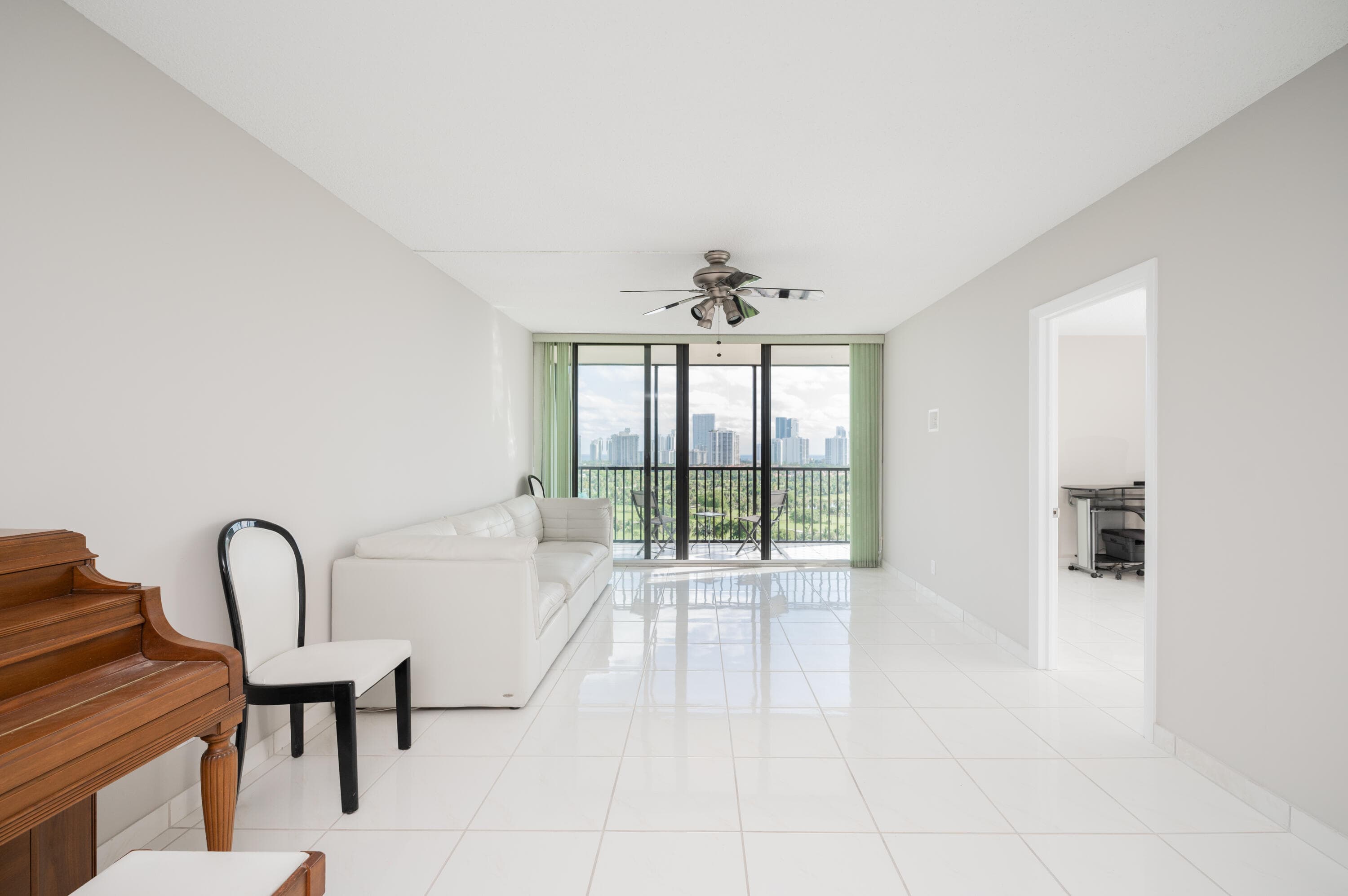 20335 W Country Club Drive 1704, Aventura, FL 33180 — photo 3 of 25