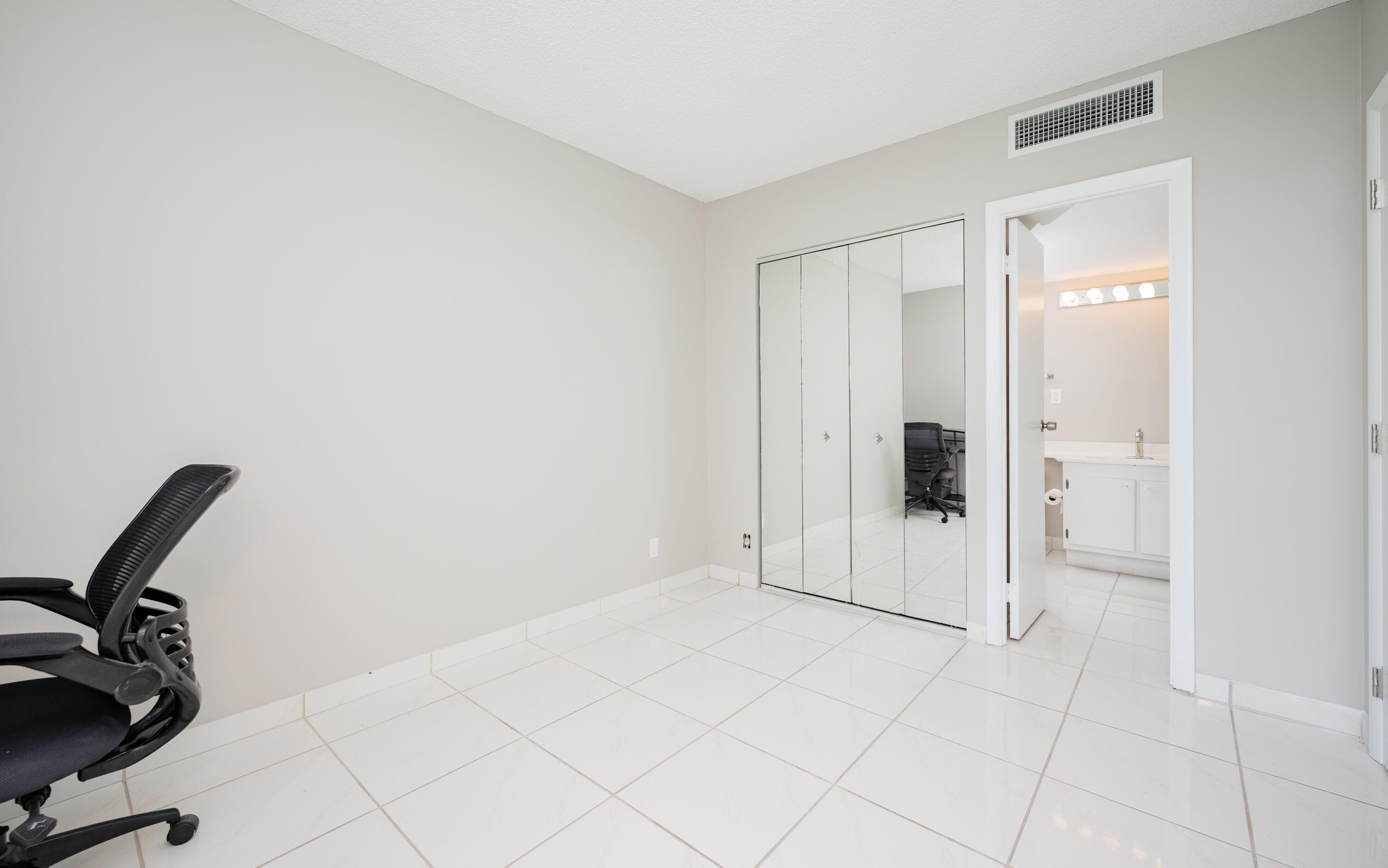 20335 W Country Club Drive 1704, Aventura, FL 33180 — photo 9 of 25