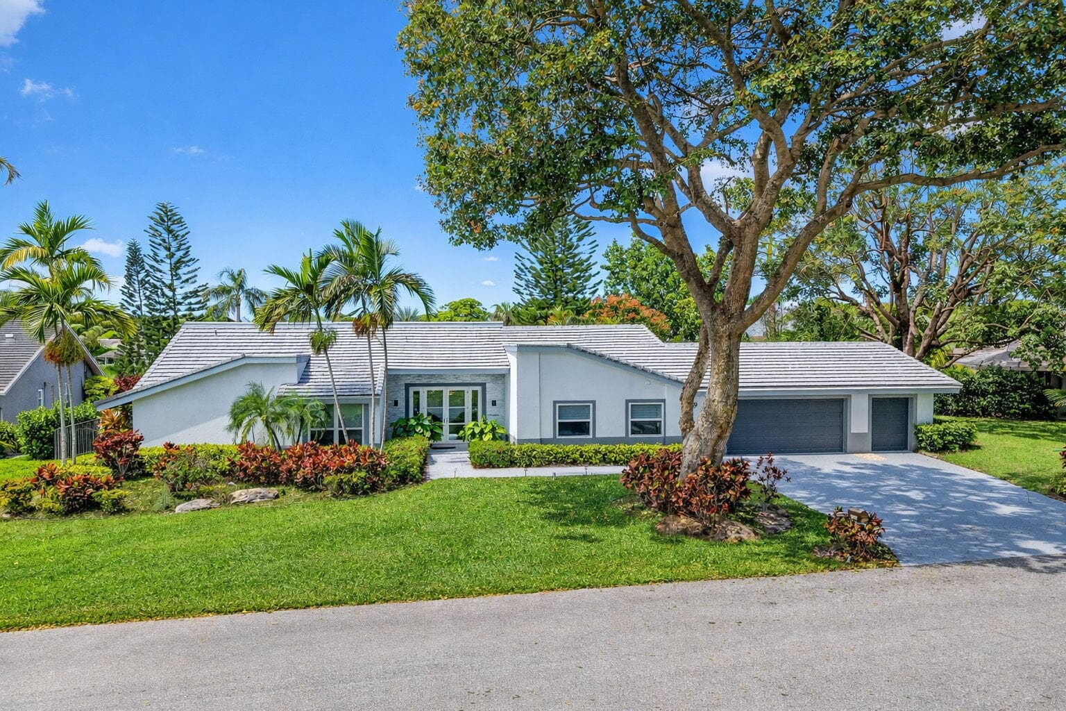 4869 Pineview Circle, Delray Beach, FL 33445 — photo 1 of 74