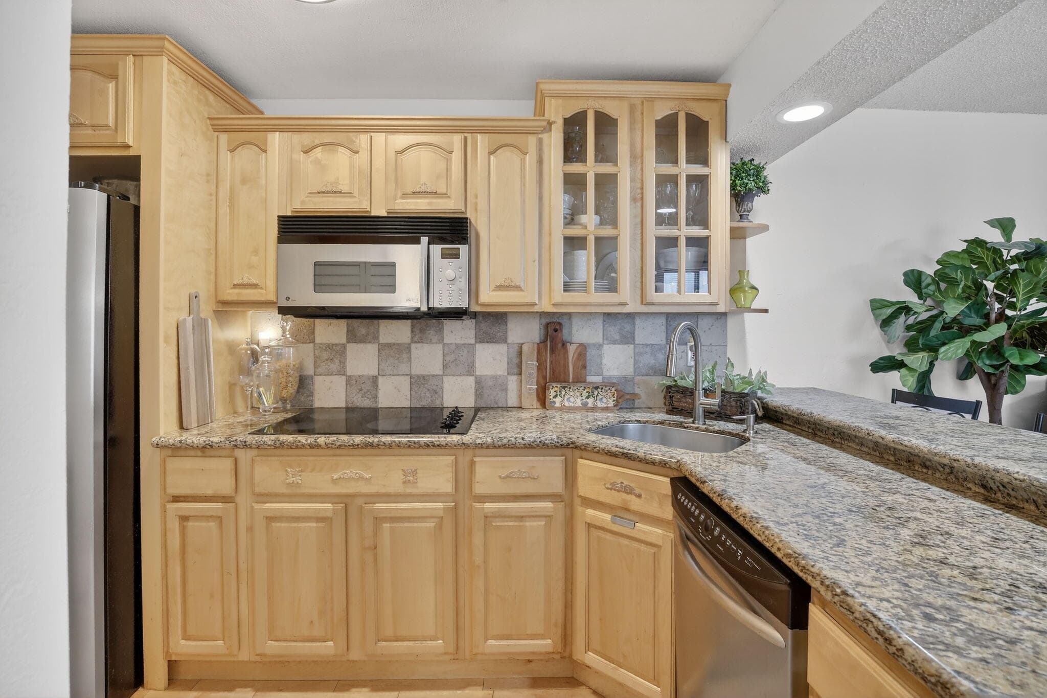 1533 Fairway Road, Pembroke Pines, FL 33026 — photo 8 of 38