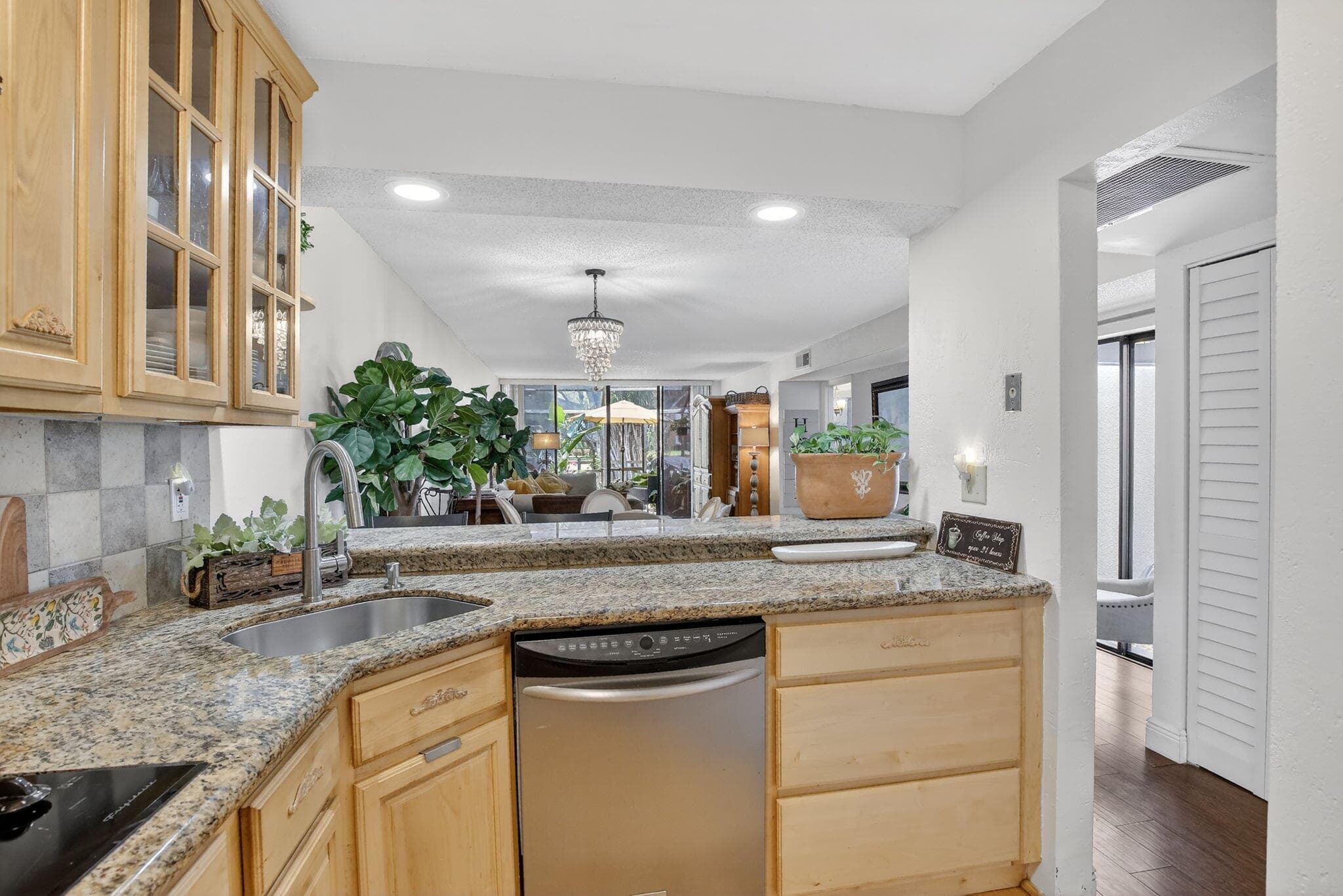 1533 Fairway Road, Pembroke Pines, FL 33026 — photo 10 of 38