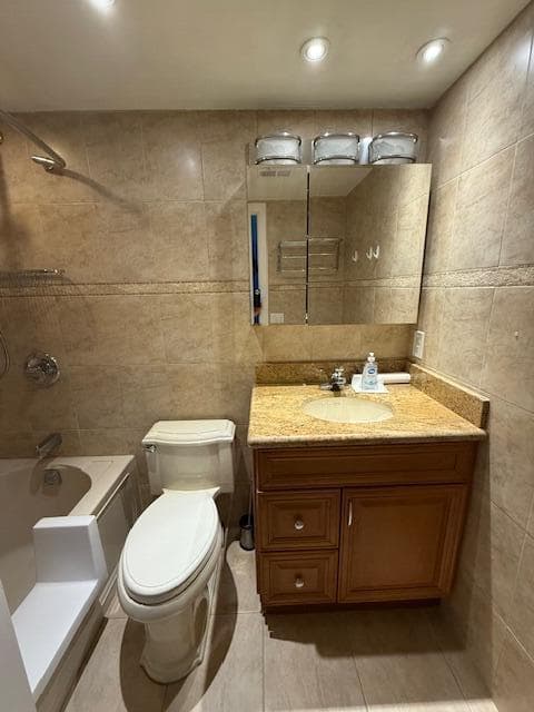 3092 Westbury H 3092, Deerfield Beach, FL 33442 — photo 5 of 9