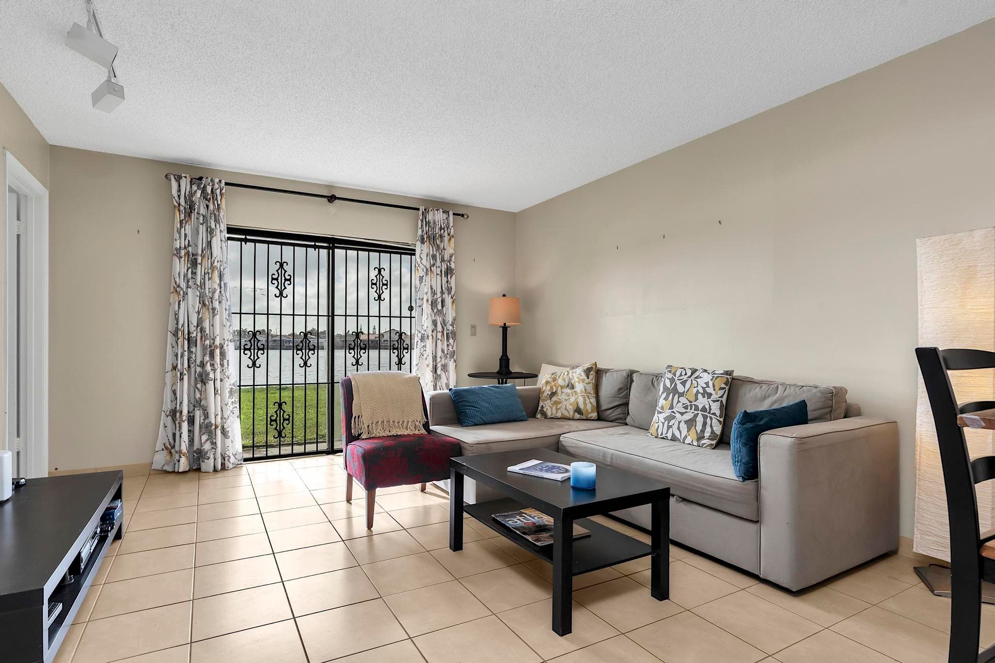 6715 W 26th Drive 101-6, Hialeah, FL 33016 — photo 10 of 28