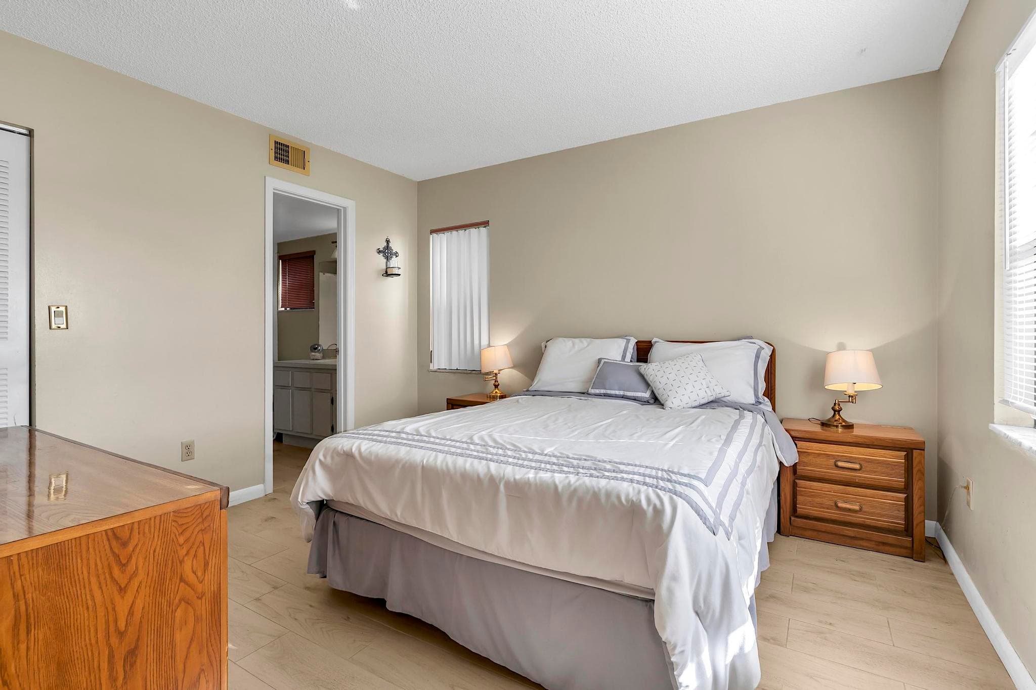 6715 W 26th Drive 101-6, Hialeah, FL 33016 — photo 14 of 28