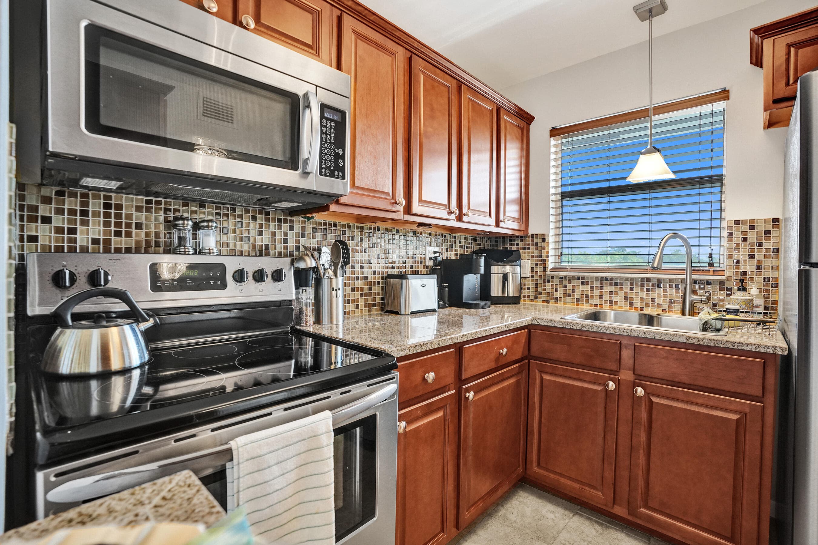 2901 E Sunrise Lakes Drive E 305, Sunrise, FL 33322 — photo 2 of 18