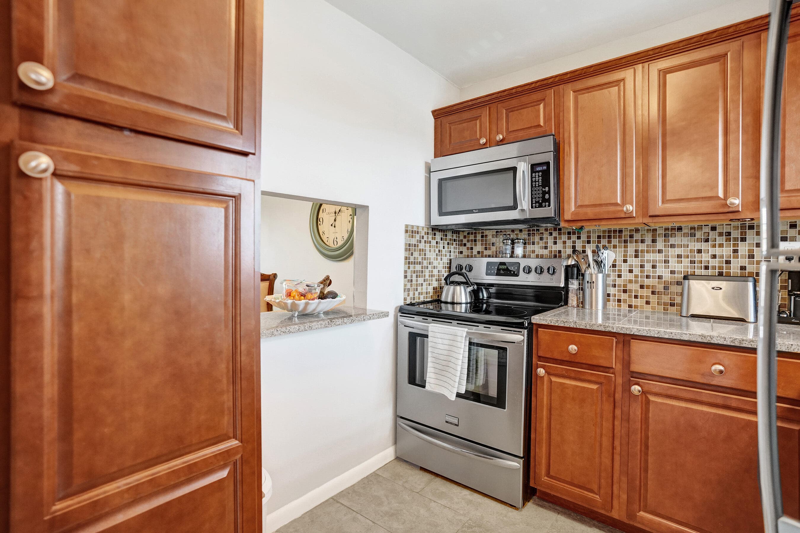 2901 E Sunrise Lakes Drive E 305, Sunrise, FL 33322 — photo 10 of 18