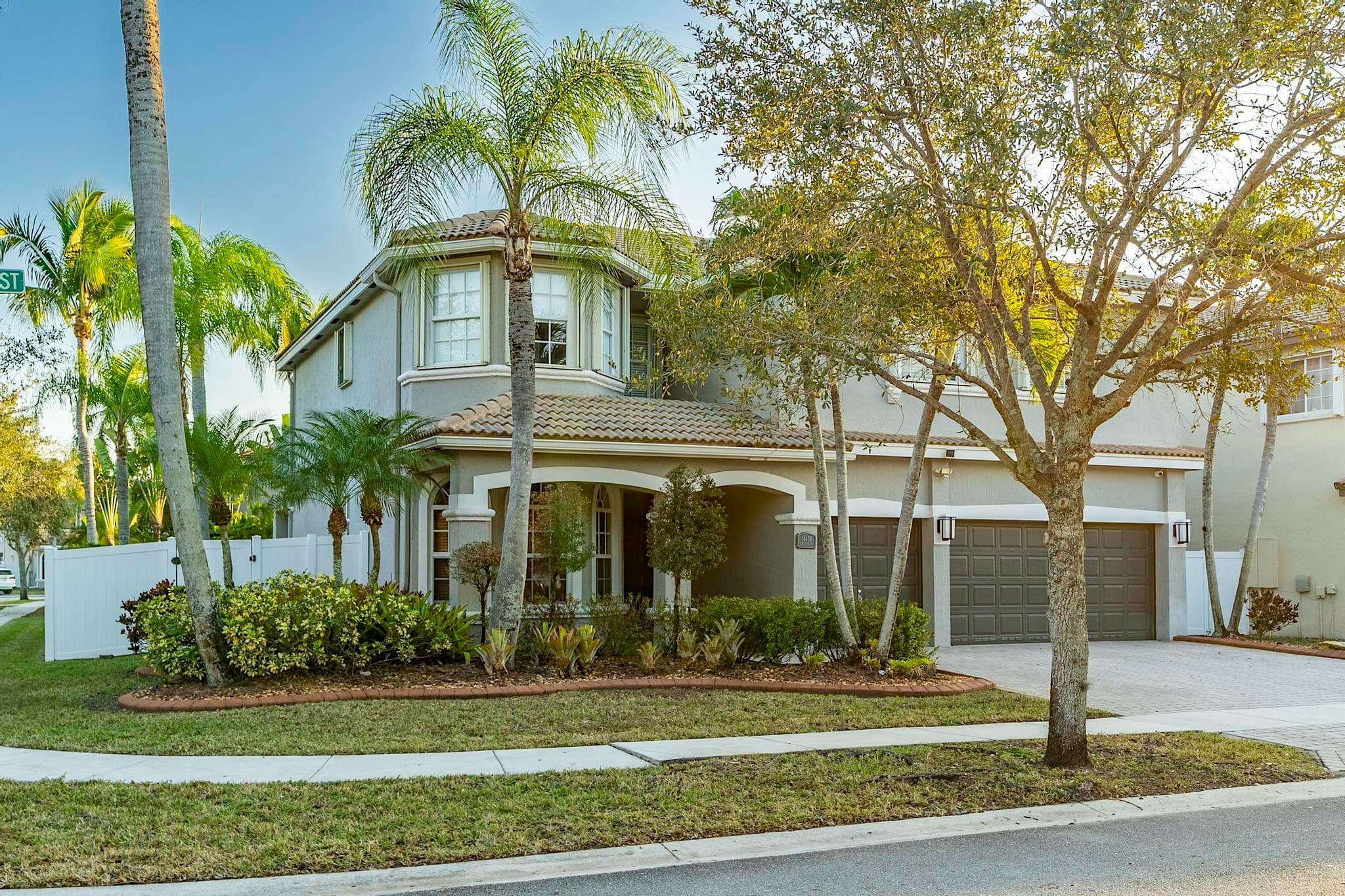 16138 SW 15th Street, Pembroke Pines, FL 33027 — photo 3 of 51