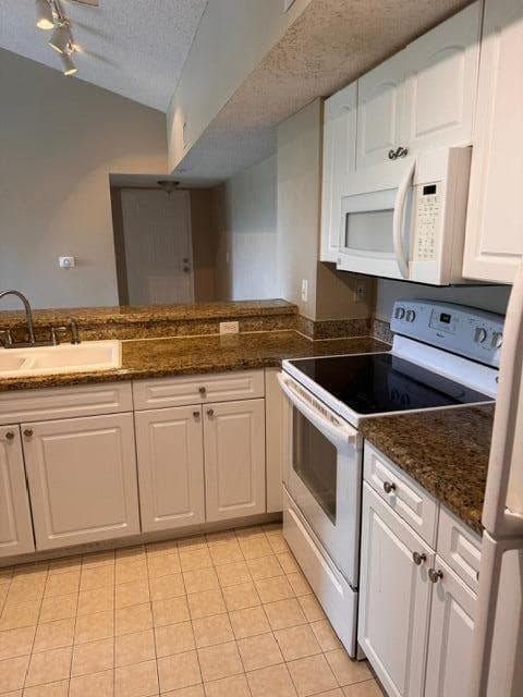 272 Village Boulevard Unit 7305, Tequesta, FL 33469 — photo 4 of 11