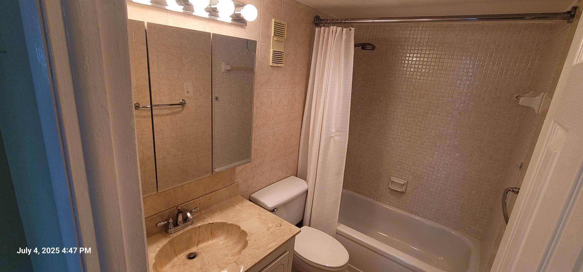 1300 Saint Charles Place L19, Pembroke Pines, FL 33026 — photo 7 of 24