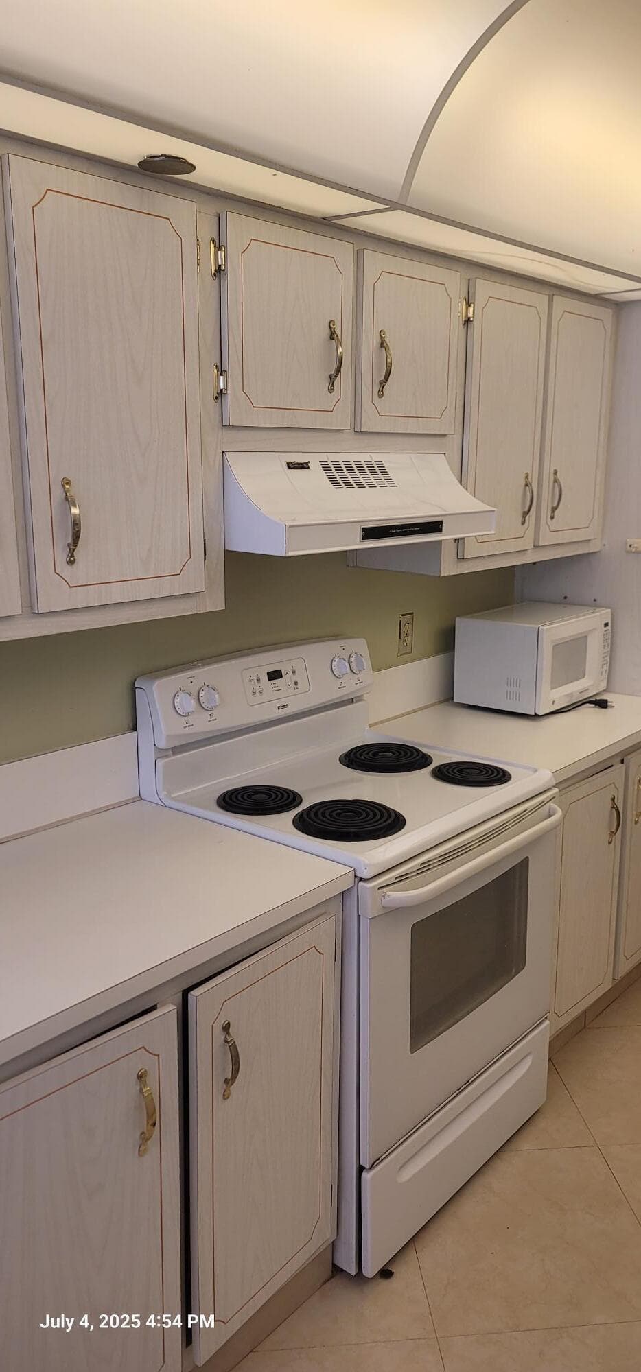 1300 Saint Charles Place L19, Pembroke Pines, FL 33026 — photo 13 of 24