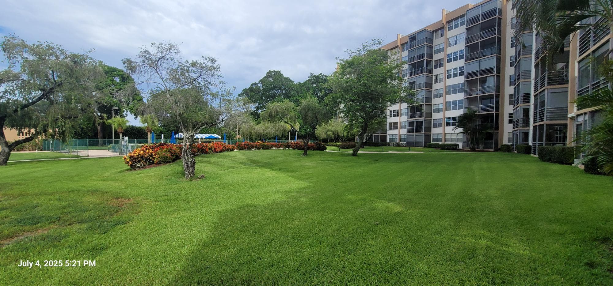 1300 Saint Charles Place L19, Pembroke Pines, FL 33026 — photo 20 of 24