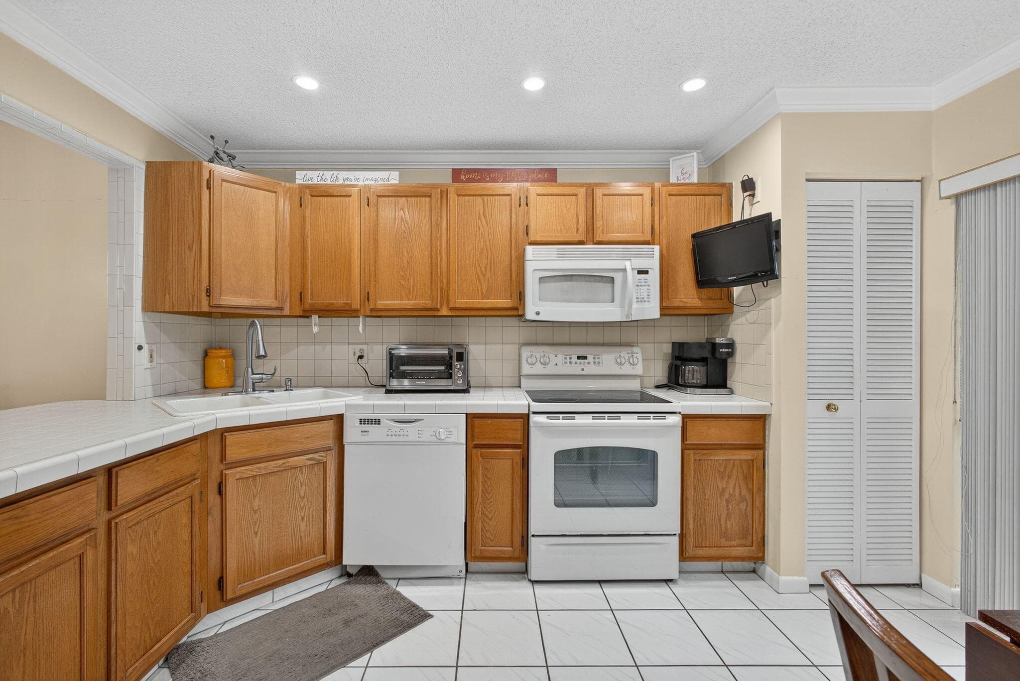 2640 Gately Drive W 406, West Palm Beach, FL 33415 — photo 12 of 56