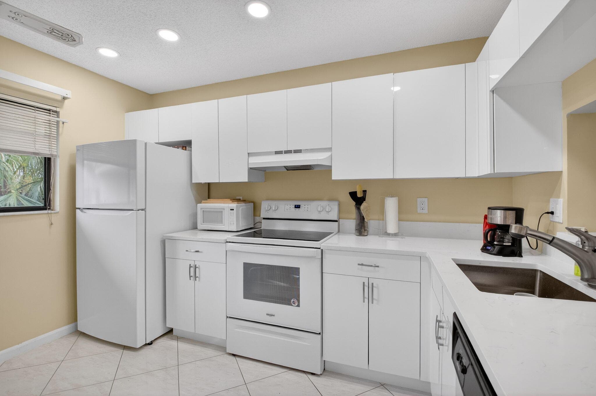 15235 Lakes Of Delray Boulevard 303, Delray Beach, FL 33484 — photo 8 of 59