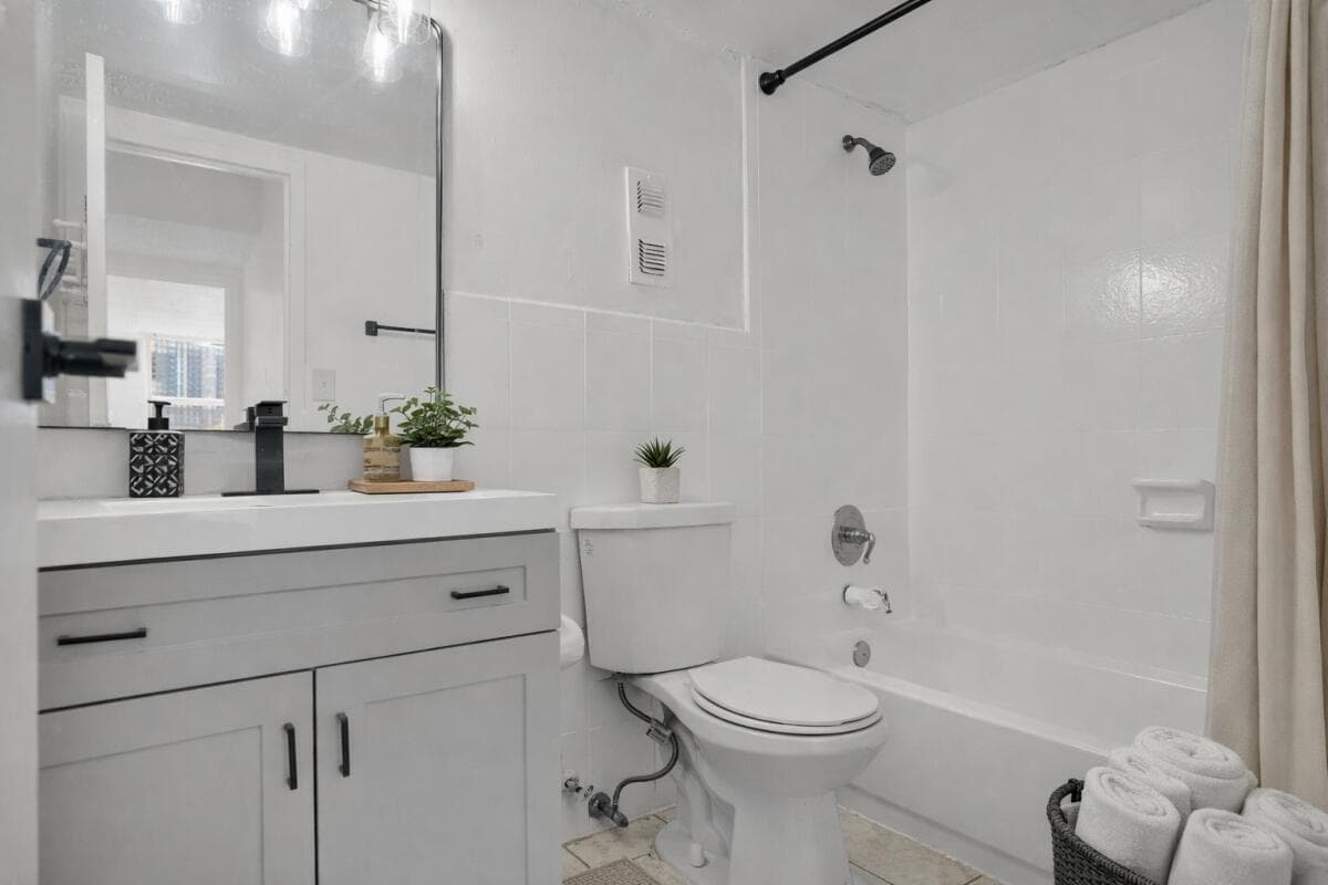 16851 NE 23rd Avenue A408, North Miami Beach, FL 33160 — photo 8 of 12