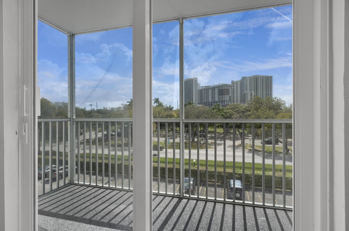16851 NE 23rd Avenue A408, North Miami Beach, FL 33160 — photo 4 of 12