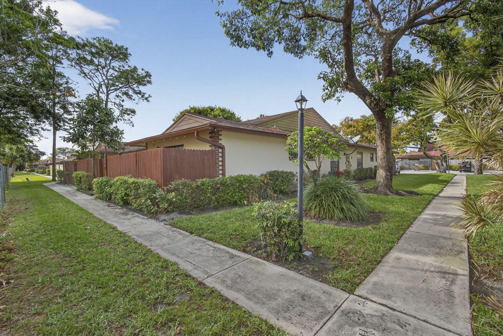 4296 Woodstock Drive D, West Palm Beach, FL 33409 — photo 7 of 44