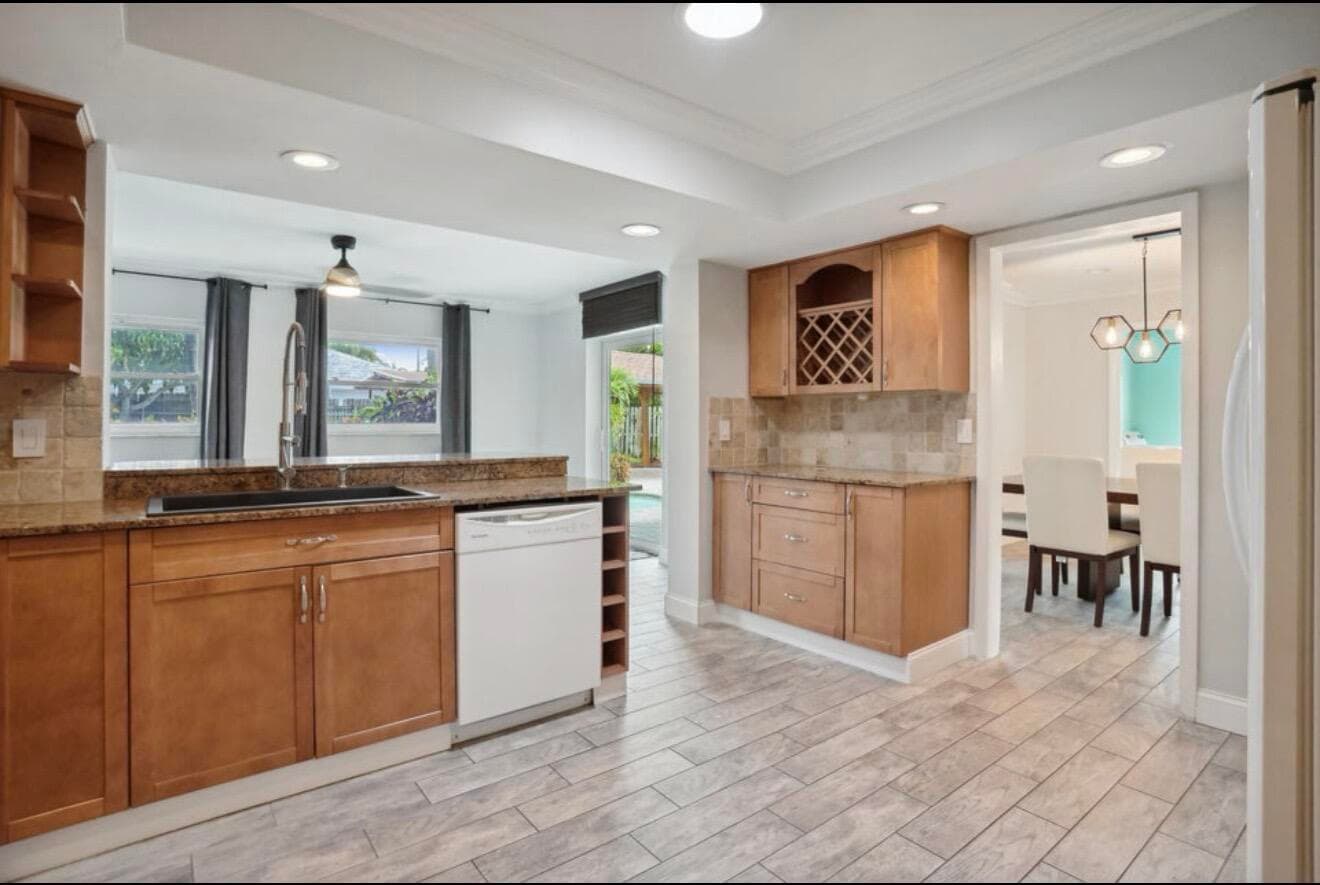 603 SE 7th Avenue, Deerfield Beach, FL 33441 — photo 9 of 38