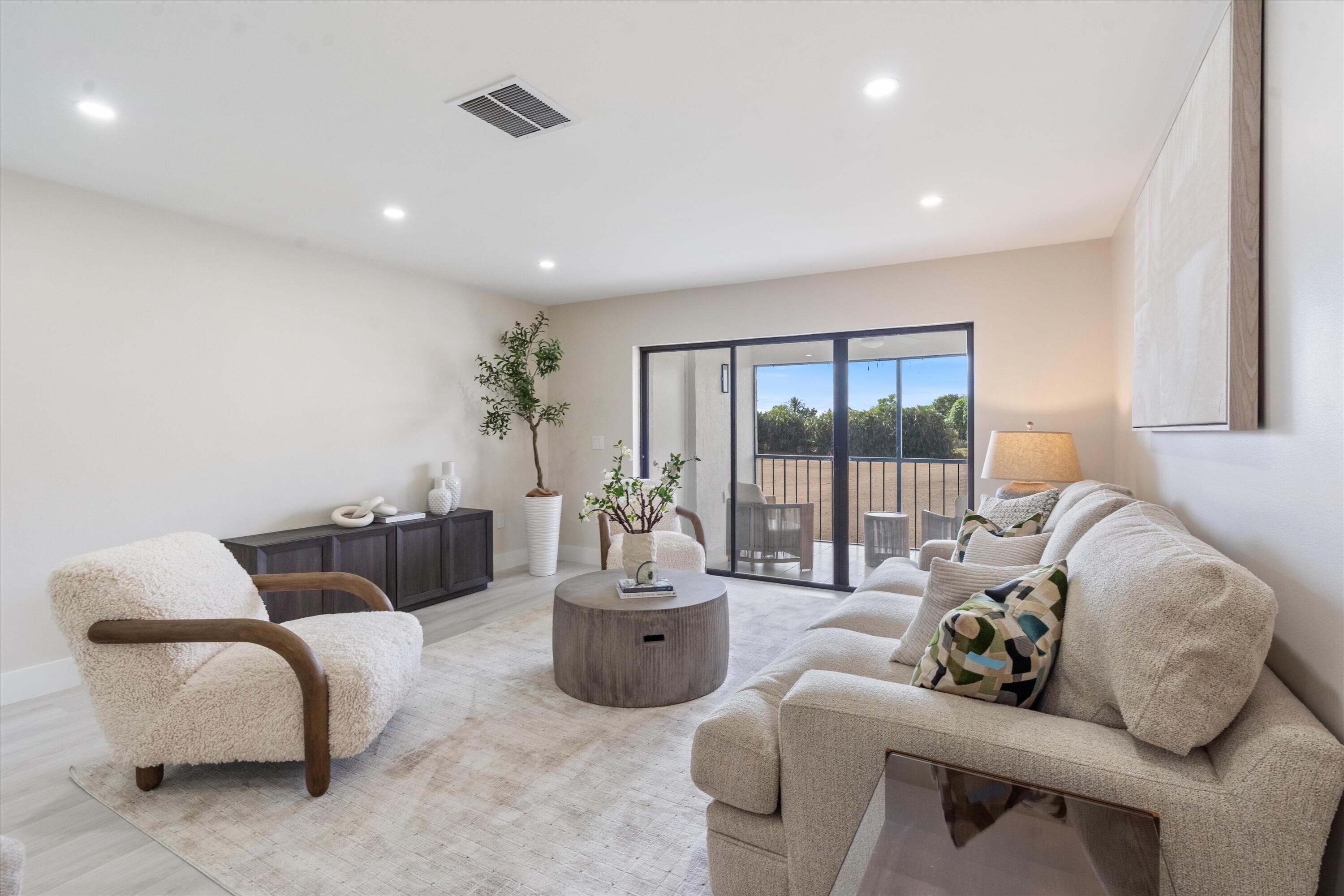 47 Stratford Lane W F, Boynton Beach, FL 33436 — photo 4 of 46