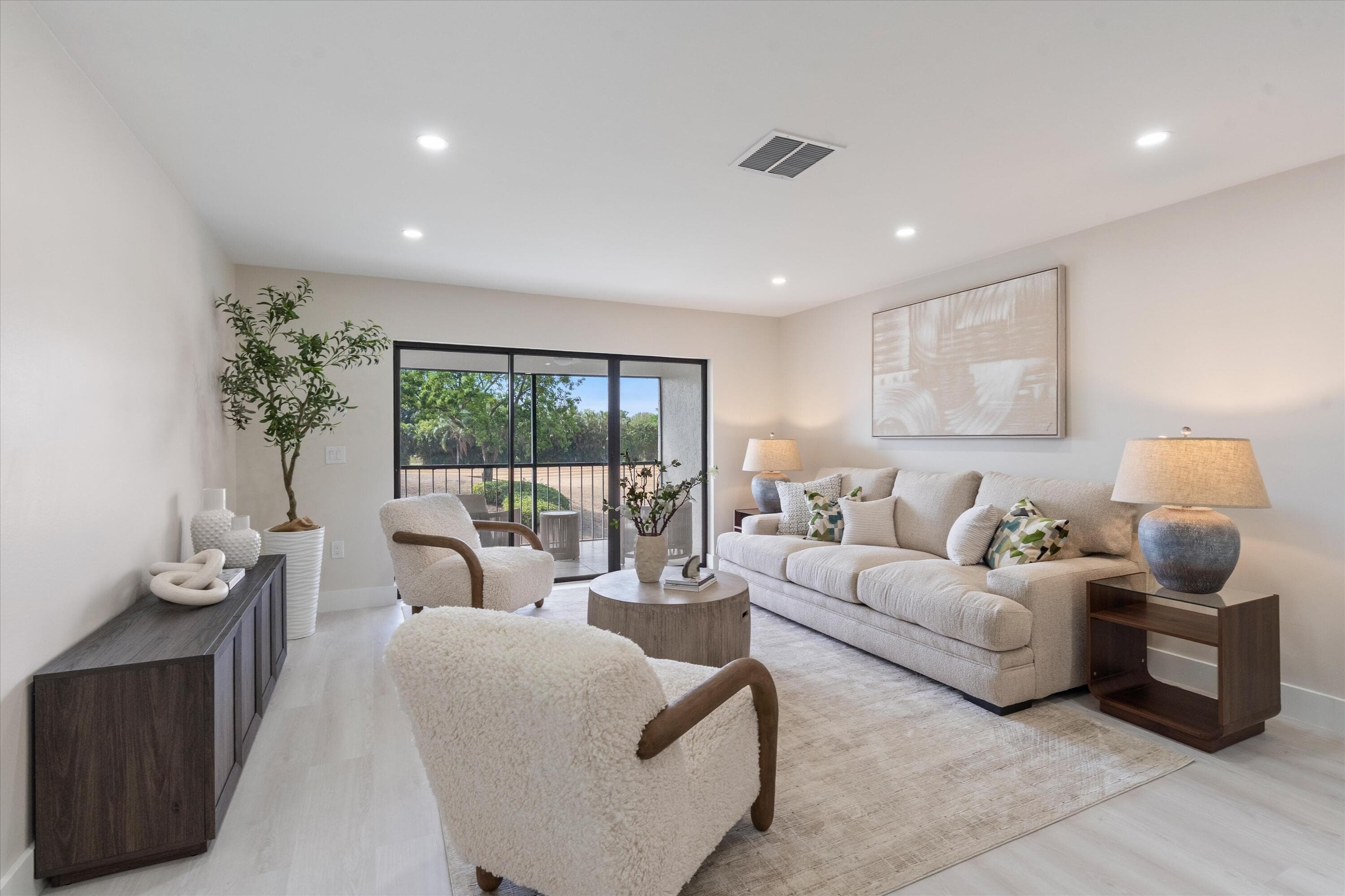 47 Stratford Lane W F, Boynton Beach, FL 33436 — photo 1 of 46