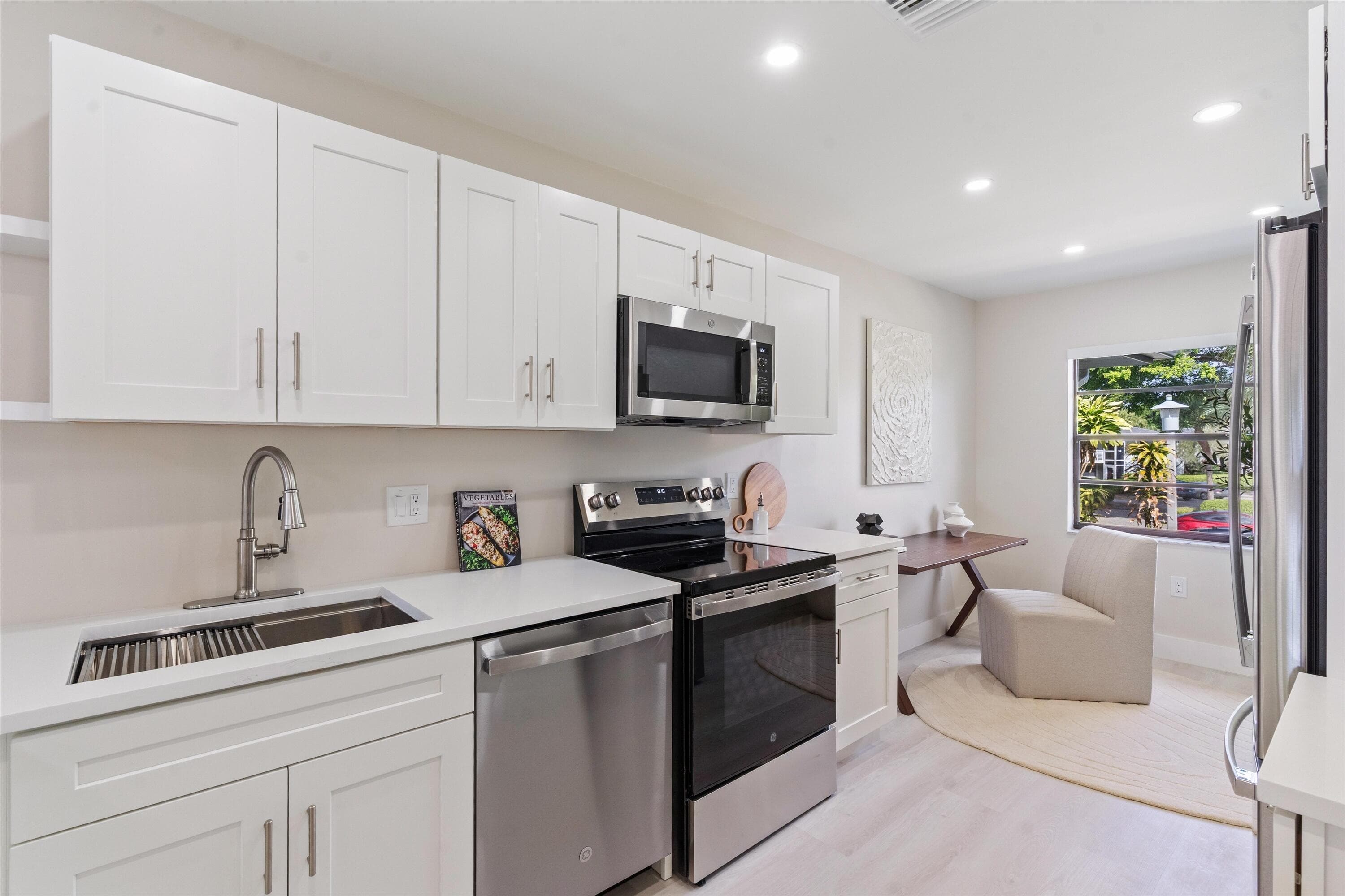 47 Stratford Lane W F, Boynton Beach, FL 33436 — photo 7 of 46