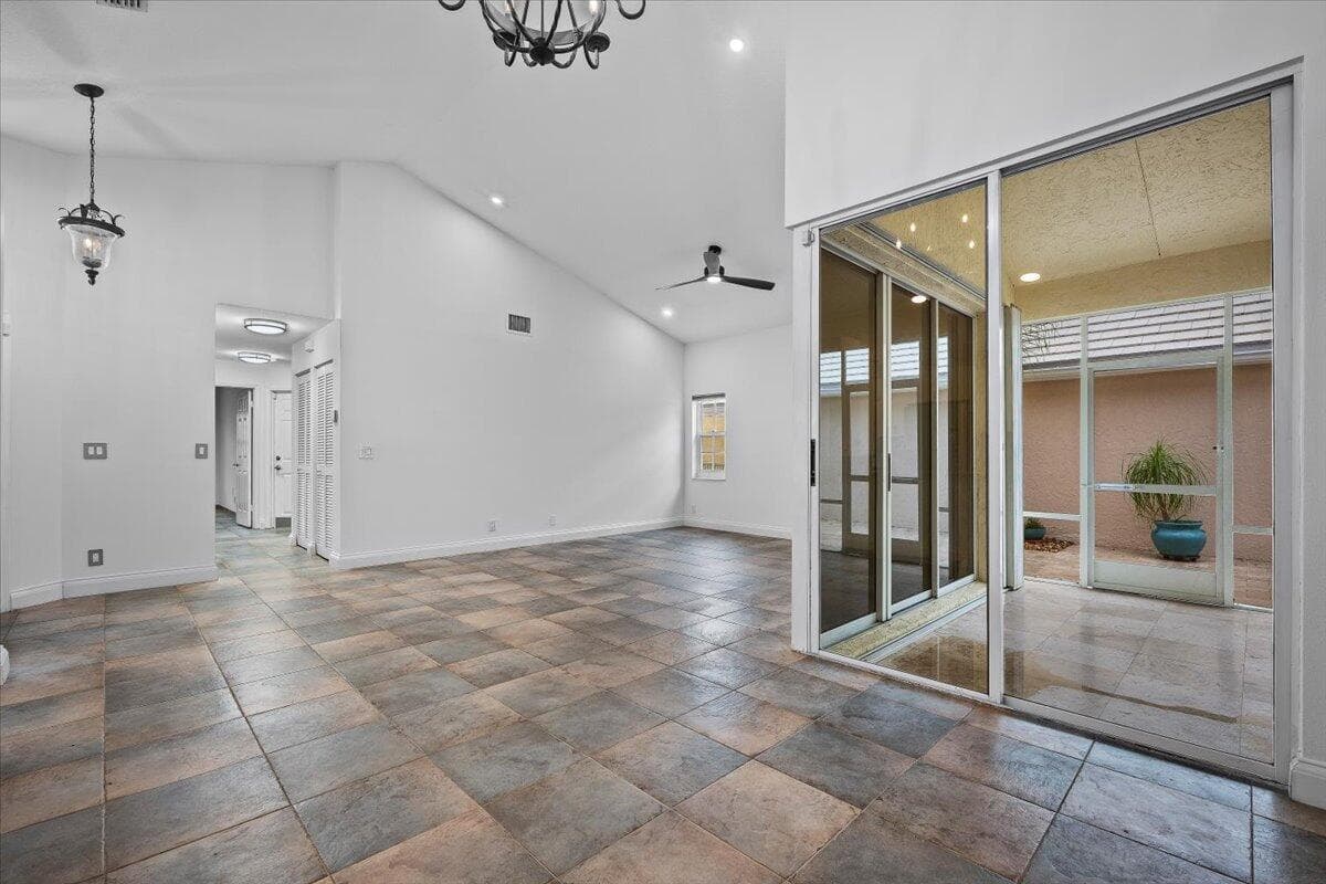 11 Dorchester Circle, Palm Beach Gardens, FL 33418 — photo 11 of 43